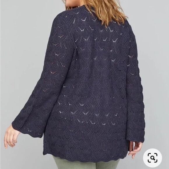 Lane Bryant- Textured Bell-Sleeve Over-piece - Picture 2 of 6